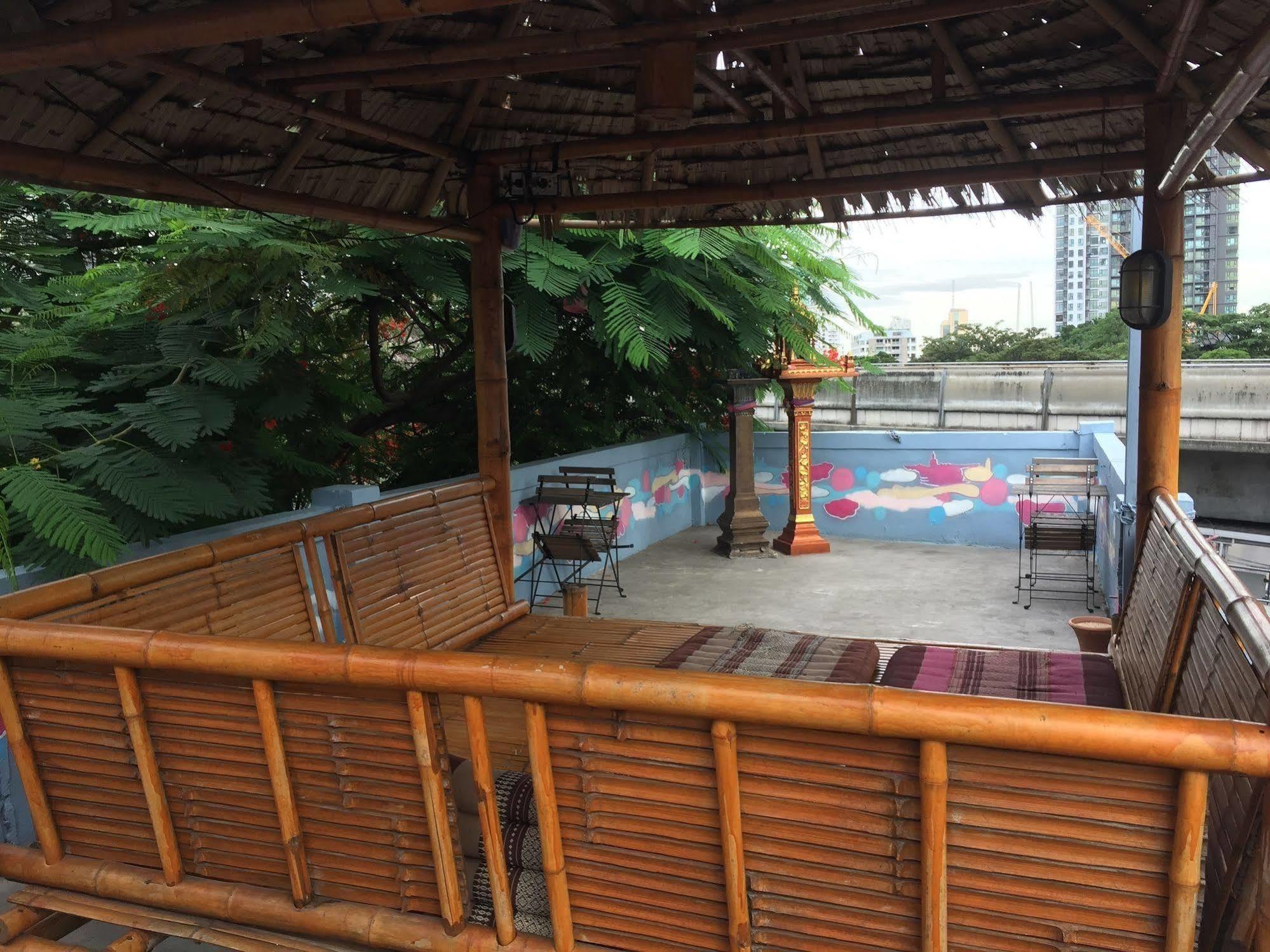 Padi Madi Boutique Guesthouse Bangkok Bagian luar foto