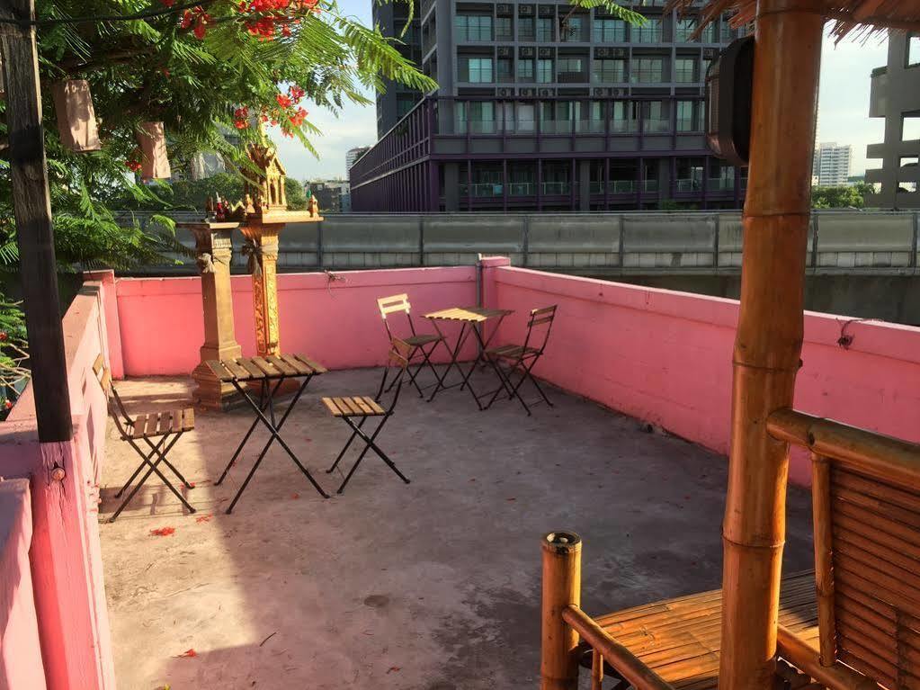 Padi Madi Boutique Guesthouse Bangkok Bagian luar foto